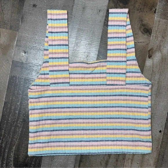 American Eagle Ribbed Crop Tank Top size Medium - Picture 2 of 6